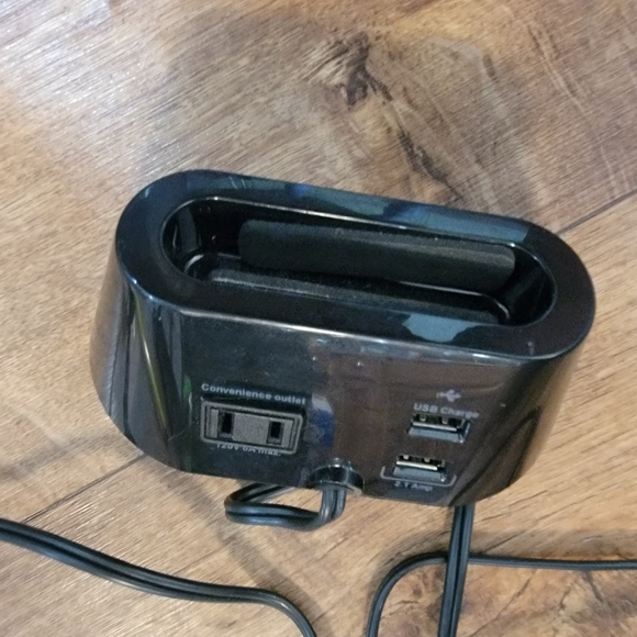 RCA Phone charger and USB charging station - Picture 2 of 4